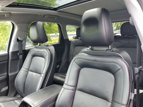 Used 2022 Lincoln Corsair AWD w/ Premium Package image 13