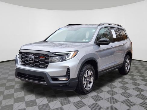 Certified 2022 Honda Passport TrailSport image 2