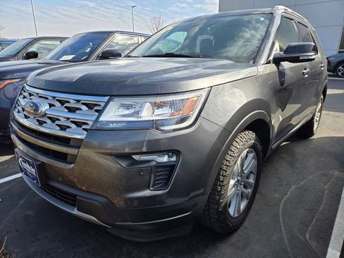 Used 2018 Ford Explorer XLT w/ Equipment Group 201A image 3