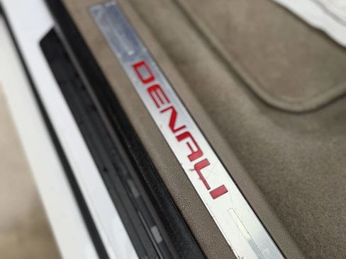 Used 2016 GMC Acadia Denali image 15