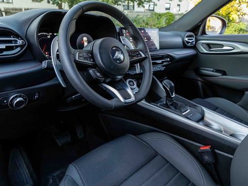 Used 2024 Dodge Hornet R/T w/ R/T Blacktop Package image 7