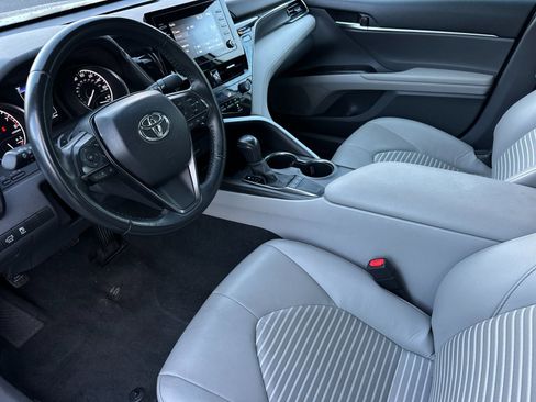 Used 2024 Toyota Camry SE image 9