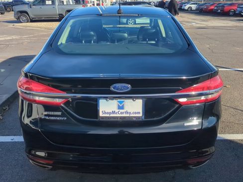 Used 2017 Ford Fusion SE image 7