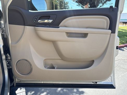 Used 2014 GMC Yukon XL Denali AWD/4WD image 24