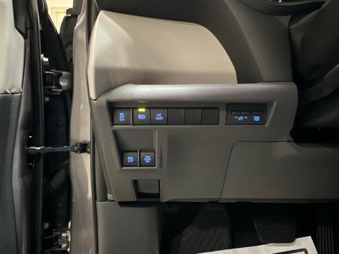 Used 2024 Toyota Sienna XLE w/ XLE Plus Package image 26