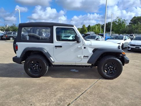 Used 2025 Jeep Wrangler Sport AWD/4WD image 6