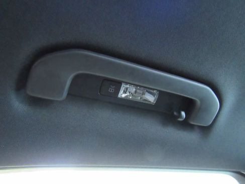 Used 2024 Mercedes-Benz GLE 450e 4MATIC image 34