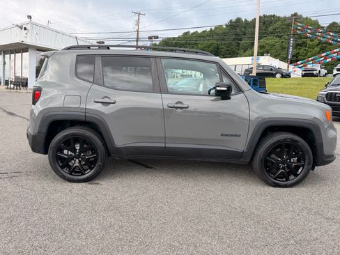 Used 2022 Jeep Renegade Altitude w/ Convenience Group AWD/4WD image 7
