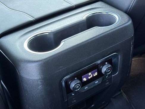 Used 2025 Chevrolet Suburban Premier image 44