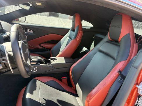 Used 2019 Aston Martin V8 Vantage Coupe RWD image 8