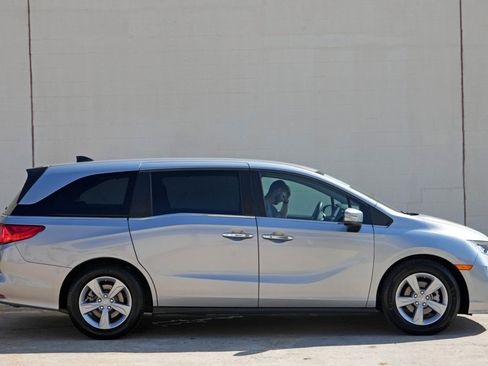 Used 2019 Honda Odyssey EX image 46