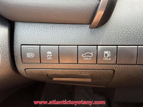 Used 2023 Toyota Camry SE AWD/4WD image 27