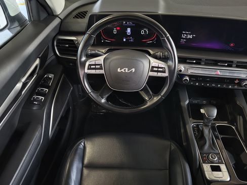 Used 2023 Kia Telluride LX AWD/4WD image 13