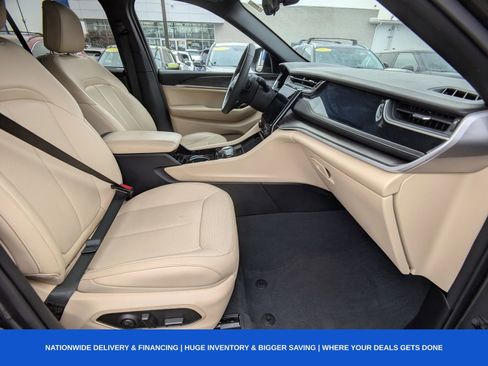 Used 2023 Jeep Grand Cherokee 4WD 4xe w/ Luxury Tech Group II image 15