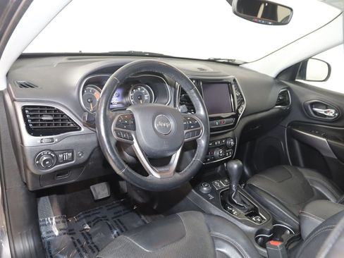 Used 2019 Jeep Cherokee Limited w/ Trailer Tow Group AWD/4WD image 25