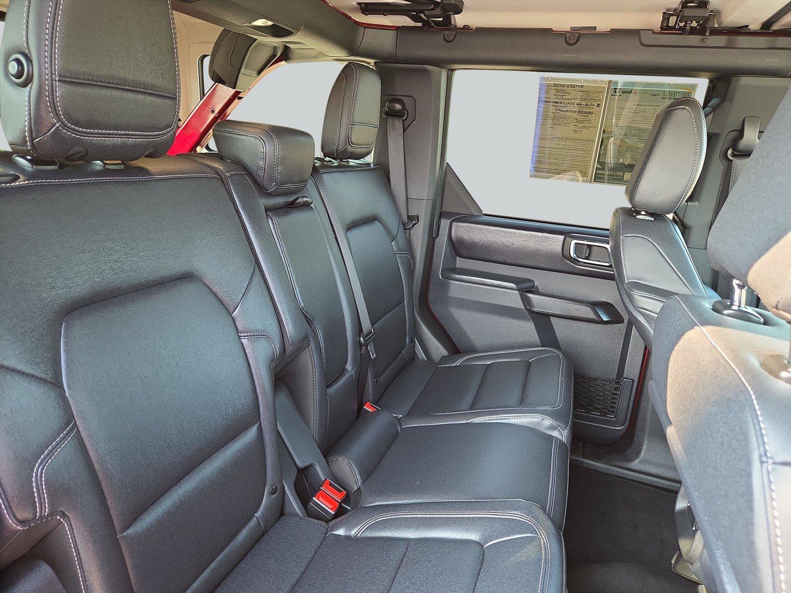 Used 2025 Ford Bronco Badlands AWD/4WD image 35