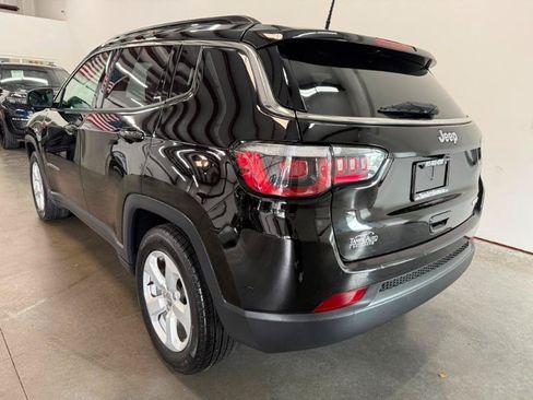 Used 2018 Jeep Compass Latitude FWD image 4