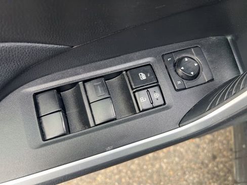 Used 2021 Toyota RAV4 XLE w/ Convenience Package image 26