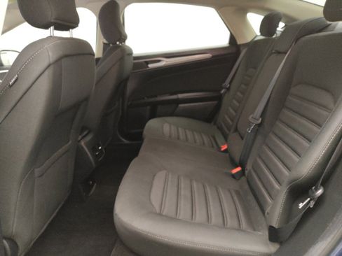 Used 2019 Ford Fusion SE image 18