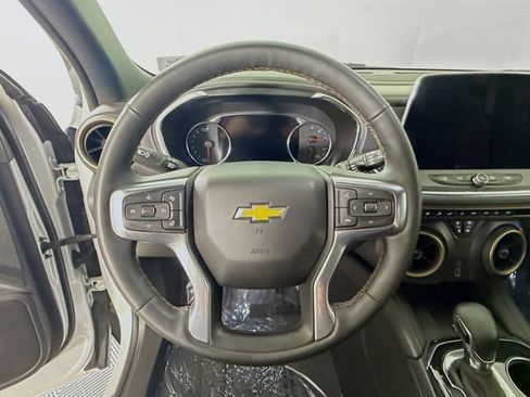 Used 2024 Chevrolet Blazer Premier w/ Enhanced Convenience Package AWD/4WD image 11
