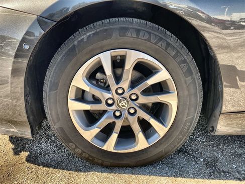 Used 2019 Toyota Prius Limited image 19