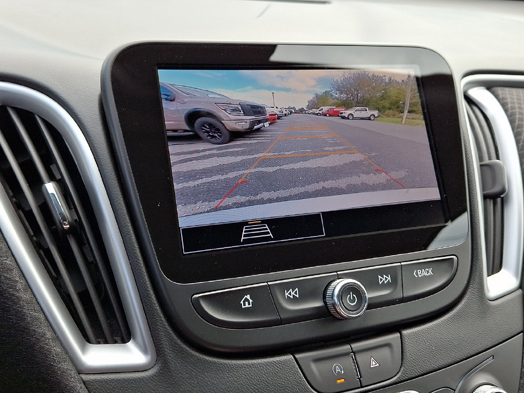 Used 2023 Chevrolet Malibu LT FWD image 17