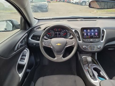 Used 2025 Chevrolet Malibu LT FWD image 26