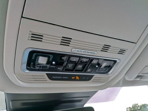 New 2026 Lincoln Nautilus Reserve AWD/4WD image 18