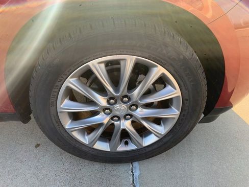 Used 2019 Buick Enclave Premium image 2