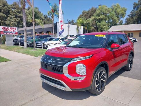 Used 2022 Mitsubishi Outlander SE FWD image 1