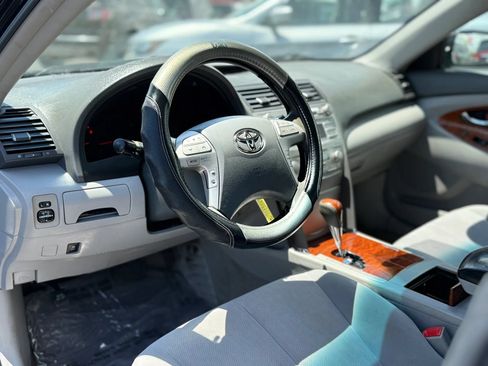 Used 2011 Toyota Camry XLE FWD image 14