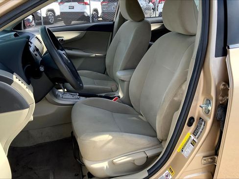 Used 2013 Toyota Corolla LE FWD image 8