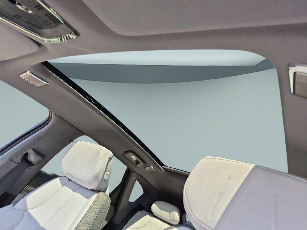 Certified 2026 Cadillac Optiq Sport 1 RWD image 17