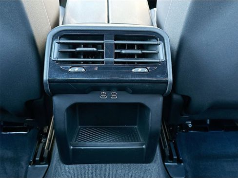 Certified 2024 BMW 530i xDrive w/ Convenience Package image 27