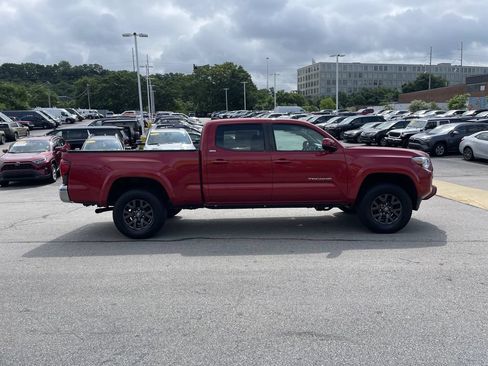 Certified 2022 Toyota Tacoma SR5 AWD/4WD image 7