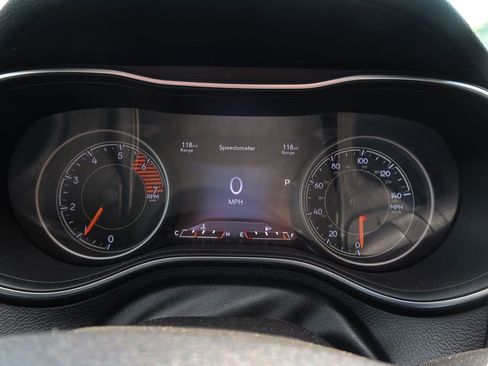 Used 2019 Jeep Cherokee Limited AWD/4WD image 31