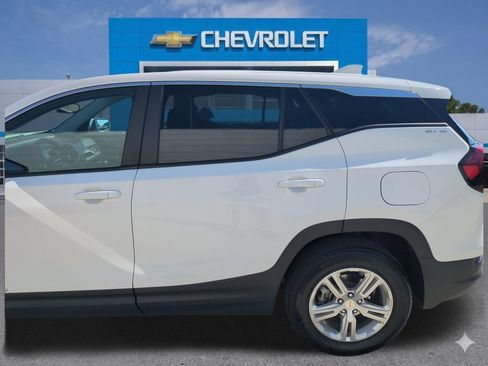 Used 2024 GMC Terrain SLE FWD image 28