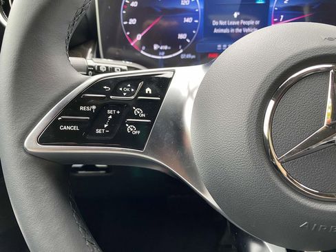 Certified 2025 Mercedes-Benz GLC 300 4MATIC image 27