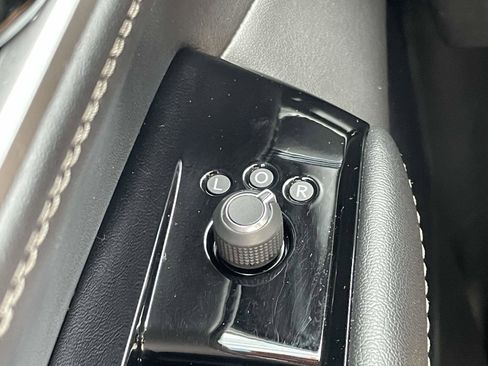 Used 2024 Jeep Wagoneer Series III image 12