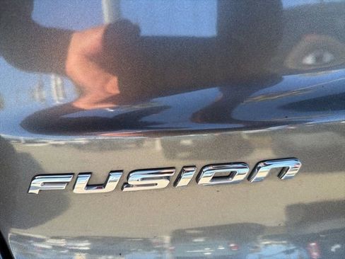Used 2020 Ford Fusion SE image 7