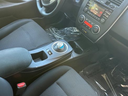 Used 2013 Nissan Leaf S w/ Charger Pkg FWD image 19