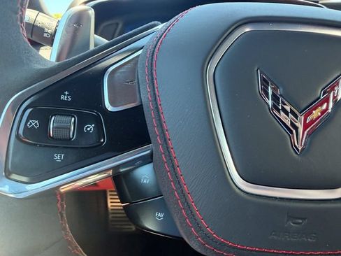 Used 2022 Chevrolet Corvette Stingray Premium Conv w/ Z51 Performance Package RWD image 28
