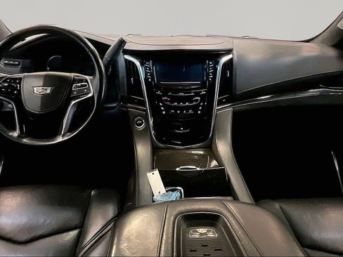 Used 2017 Cadillac Escalade Platinum AWD/4WD image 8