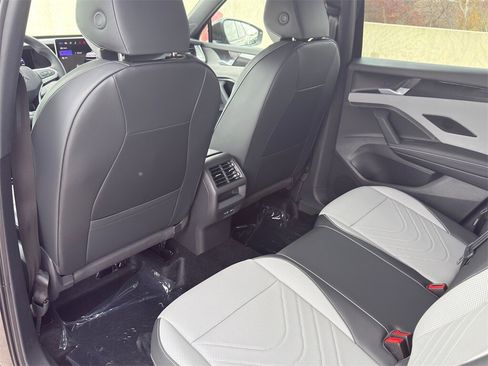 New 2026 Volkswagen Tiguan SE R-Line image 29