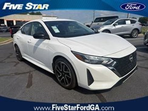 Used 2025 Nissan Sentra SR FWD image 1