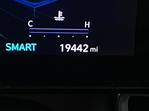 Certified 2025 Hyundai Elantra SEL image 18