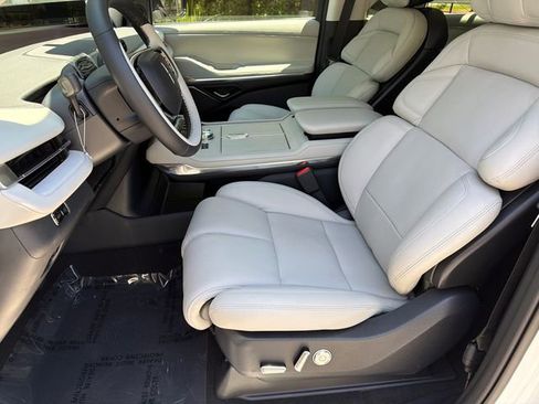 New 2026 Lincoln Navigator Reserve AWD/4WD image 10