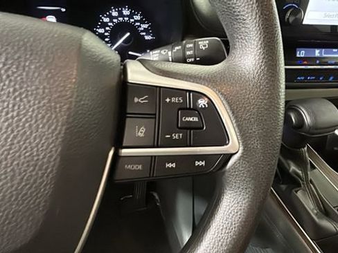 Used 2021 Toyota Sienna LE FWD image 17