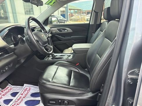 Used 2021 Chevrolet Traverse LT AWD/4WD image 9