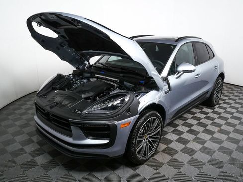 Certified 2026 Porsche Macan AWD/4WD image 35